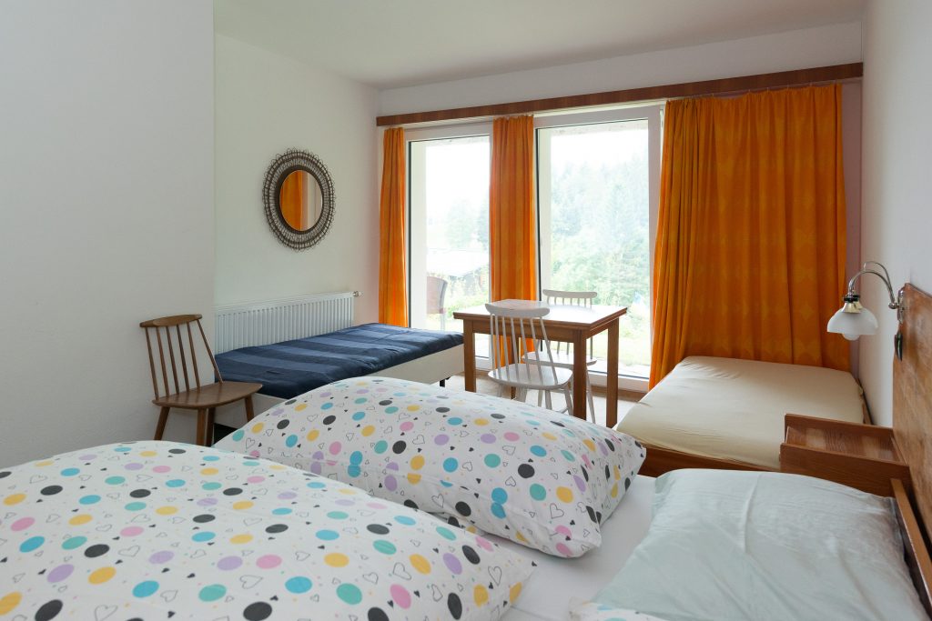 Schlafzimmer 1